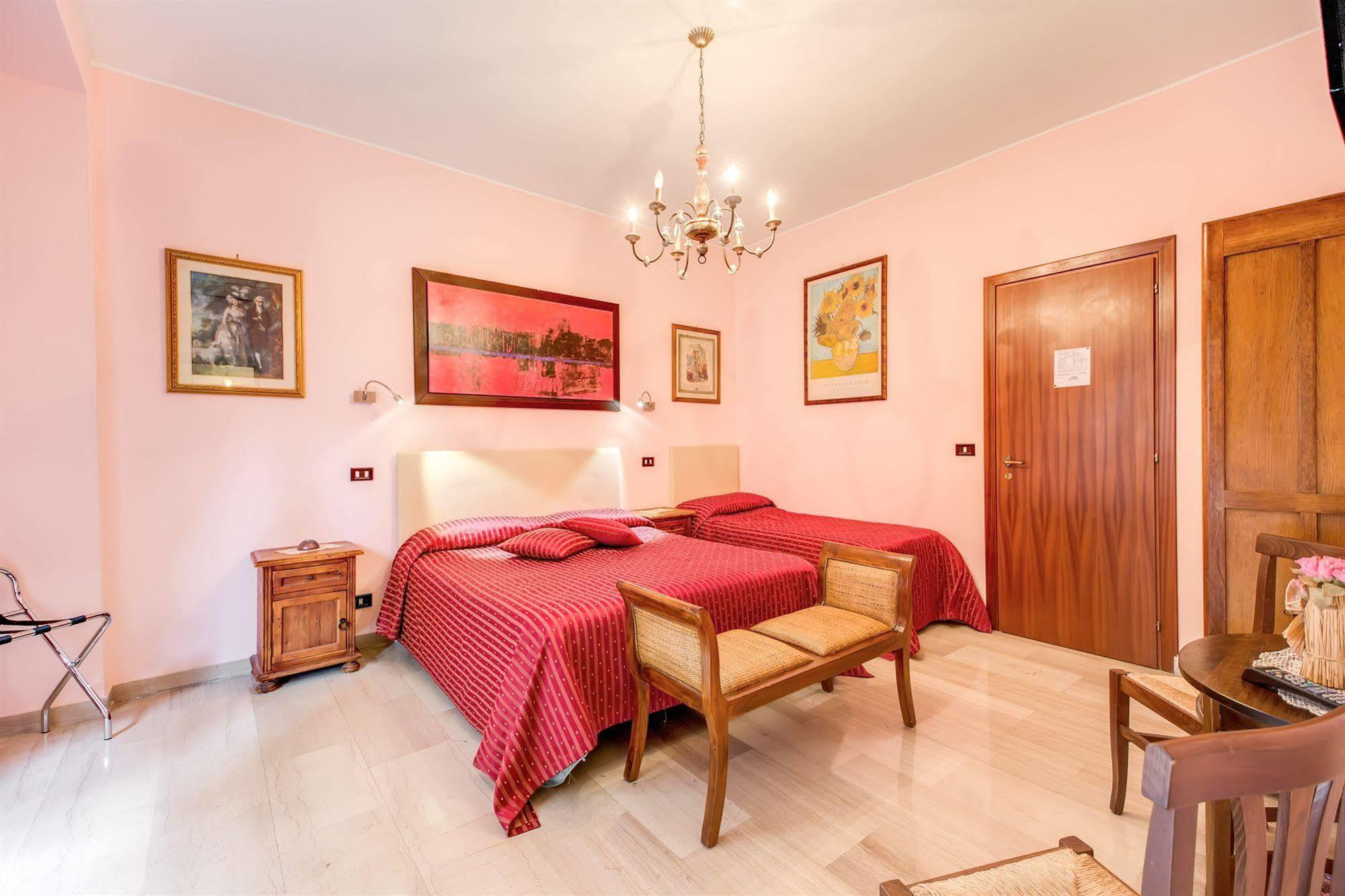 Couette-café Domus Cornelia 2*
